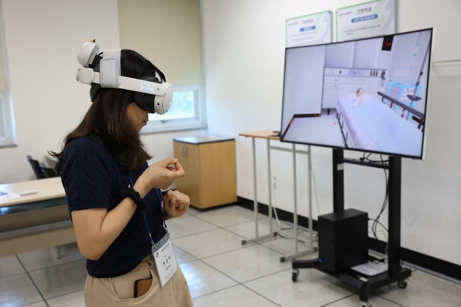 간호학과, VR 기반 &#39;Room of Errors&#39; 워크숍 개최...환자안전 교육 강화 10